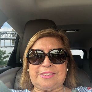 Meet your Posher, Herminia